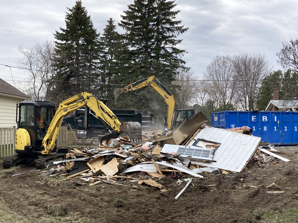 Service de demolition à Repentigny, Joliette, Saint-Paul, Saint-Thomas, Crabtree dans Lanaudière et environs - Mini-Excavation Joliette