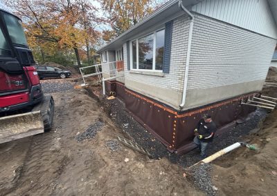 Installation de drain français autour de la fondation à Crabtree - Mini Excavation Joliette